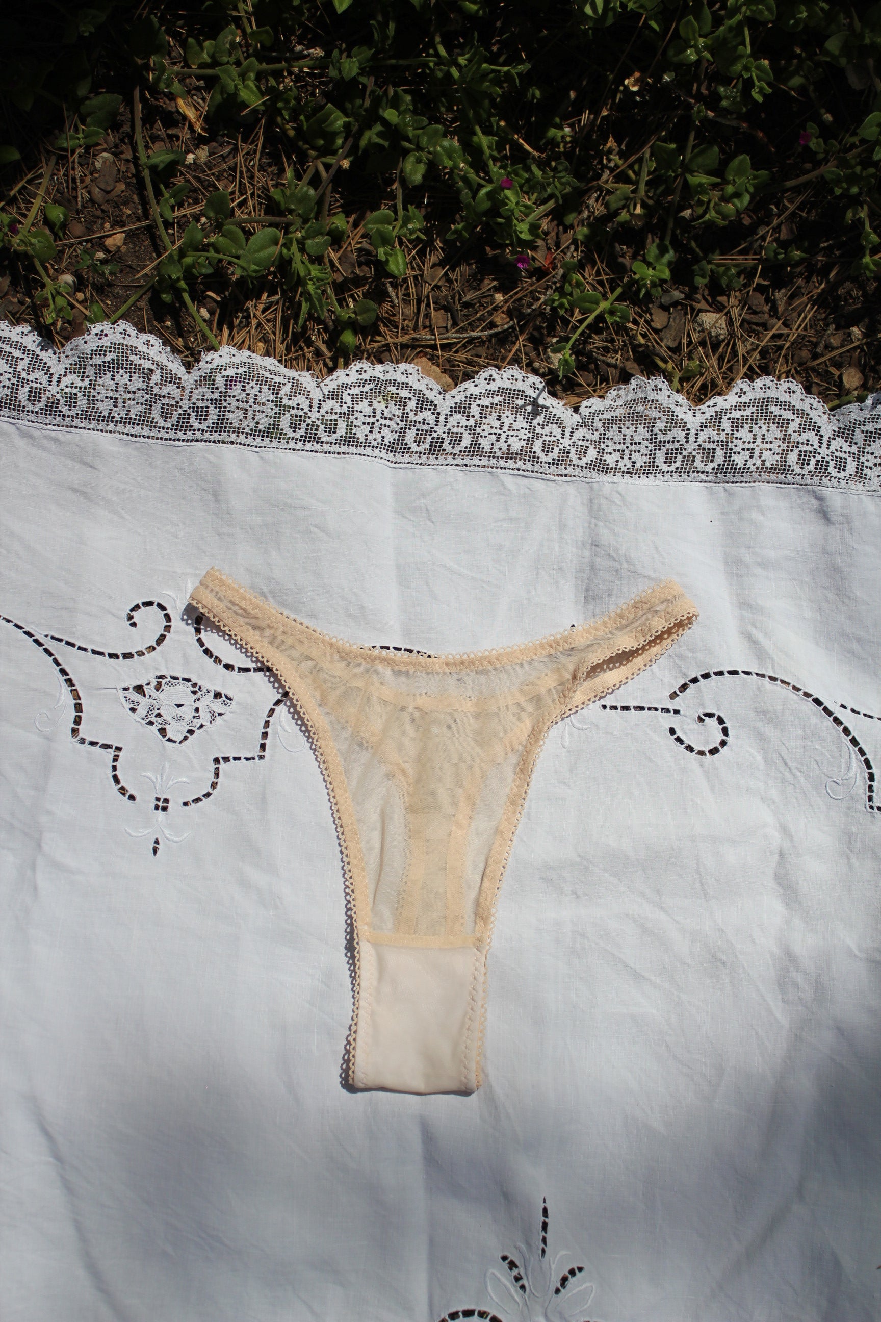 Bow Garter Belt - Sand